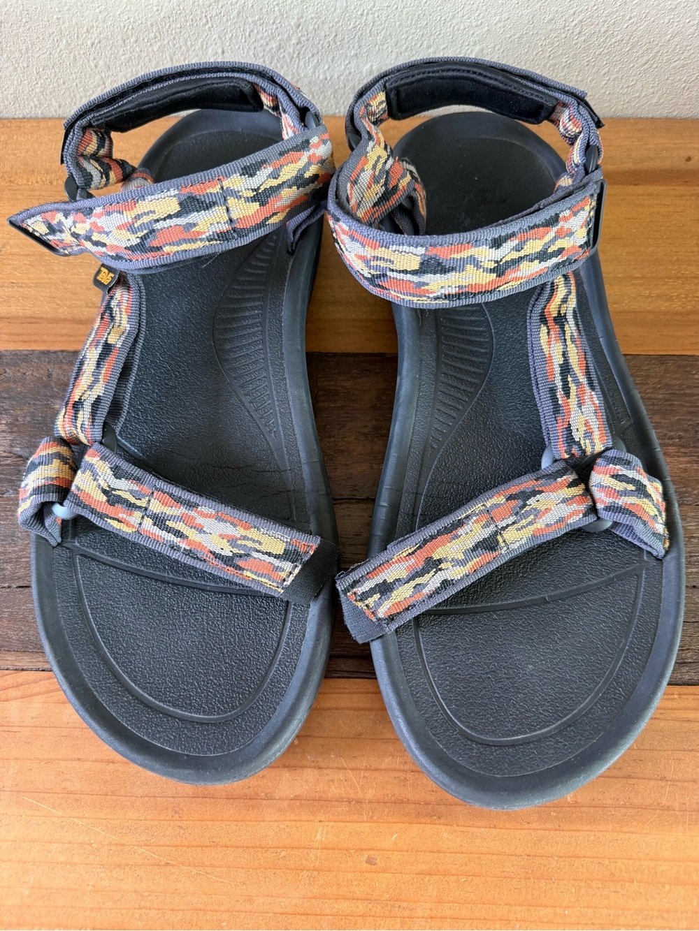 Teva Hurricane Men's Size 11
XLT2 Sport Sandals Brown Pattern Water Shoes